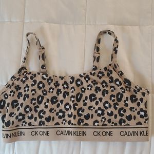Calvin Klein Women's sports bra
